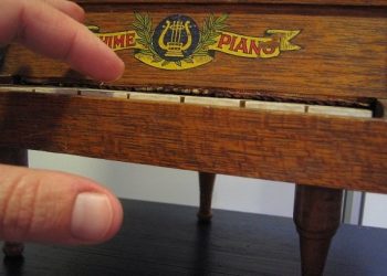 Opera’s umbrella is opening wider