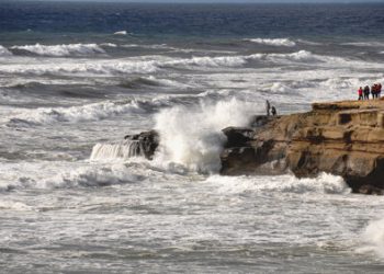Expect large waves, rip currents this weekend