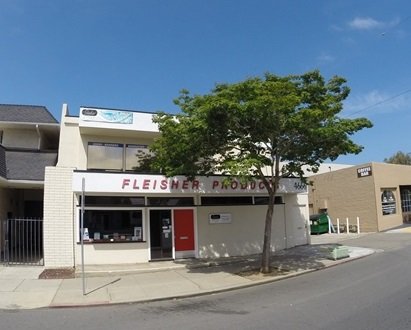 Commercial building on Cass Street sold