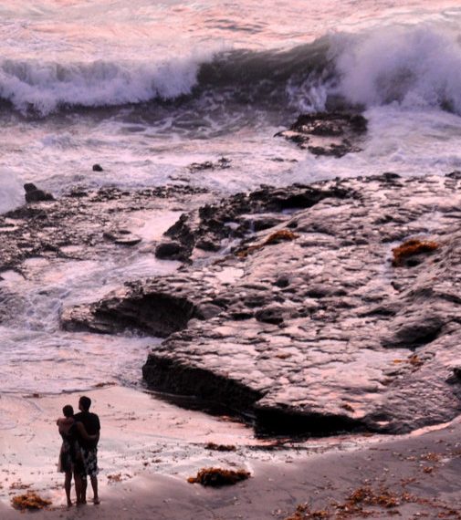 Search resumes for missing swimmer off Sunset Cliffs