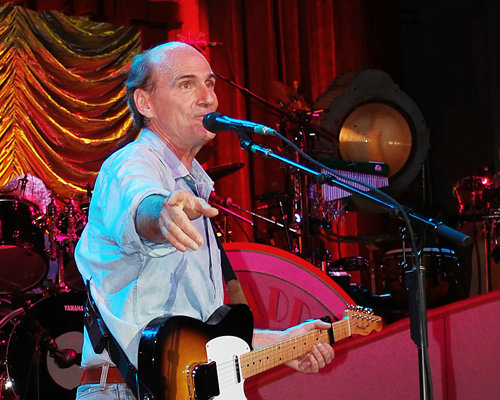 James Taylor to play Valley View Casino Center