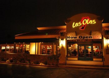 LIVE MUSIC: Joni Mitchell tribute band, Social Club and Serious Guise