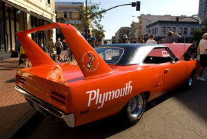 Fundraiser partners San Diego celebrities with professional dancers