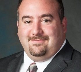 Arrive early for your holiday flight, Lindbergh says