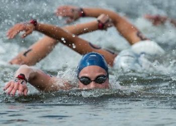 Woman dies in fire in debris-filled La Jolla home