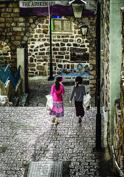 Photo exhibit examines Jewish life throughout the world