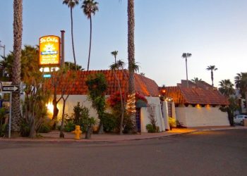 Tim Flannery to play at Athenaeum’s ‘Acoustic Evenings’ and other upcoming La Jolla shows