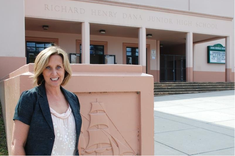 Dana Middle School principal steps down after 10 years