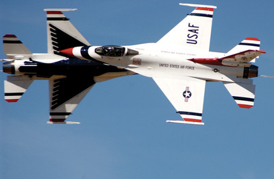 Thunderbirds take to the skies for air show