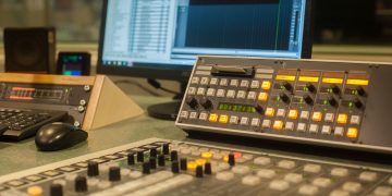 radio 4292411 1280